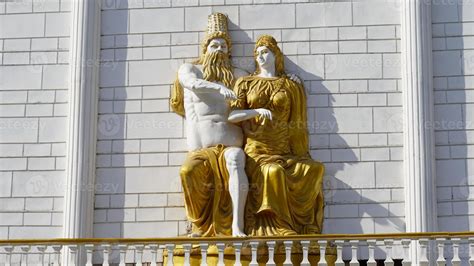 zeus and hermes